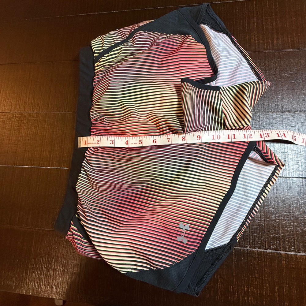 Under Armour Womens Fly By HeatGear Striped Running Shorts Rainbow Black Medium - Picture 3 of 6